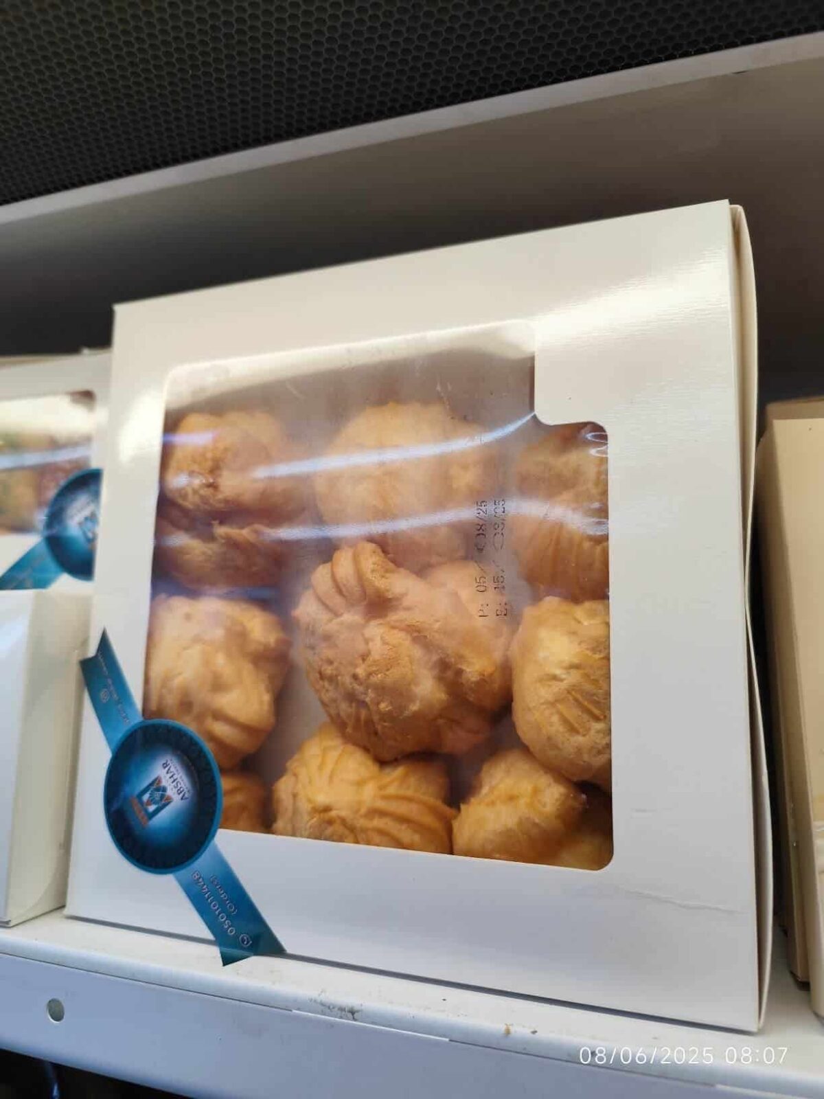 Iranian Cream Puff box 500gr شیرینی نون خامه ای ایرانی - Image 2