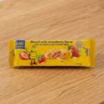 Lucky biscuit with sour cherry flavor and sour cherry marmalade filling 9pcsبیسکوییت با طعم آلبالو مغز مارمالاد آلبالو